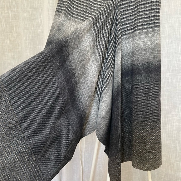 Anne Klein Asymmetrical Wool A-Line Skirt size 6 - Picture 4 of 8